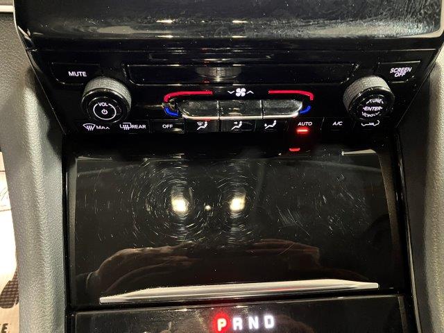 2023 Jeep Grand Cherokee L Laredo - Photo 13